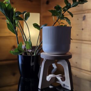 Pieni skandinaavinen Jalusta 15 kukalle, käsityönä valmistettu Loimaalla.